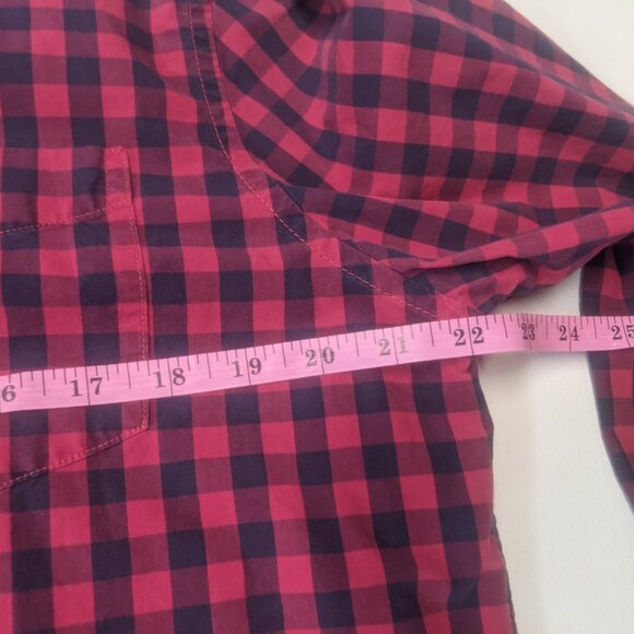 Gap Size Large Blue and Red Checkered Long Sleeved Button Down - Picture 11 of 16